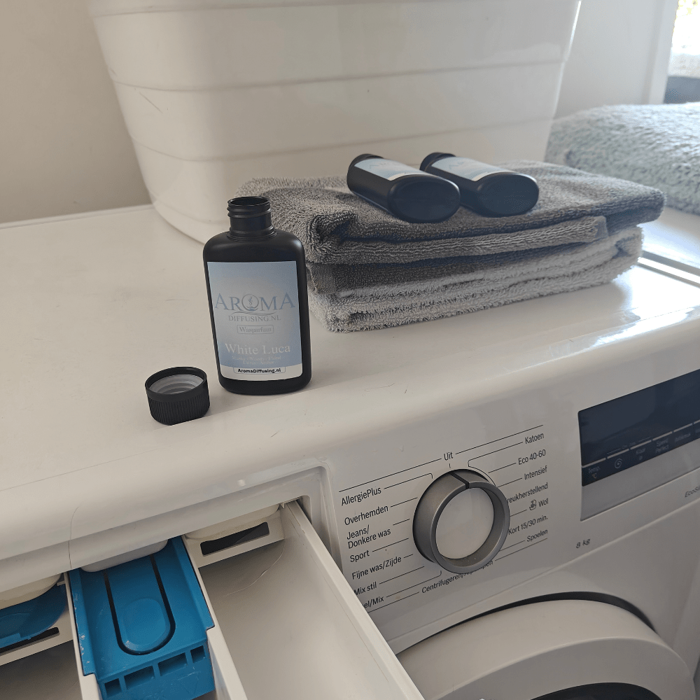 Whiteluca Wasparfum AromaDiffusing Geur voor wasmachine open - Wasparfum - Milio Essence - AromaDiffusing® - AromaDiffusing
